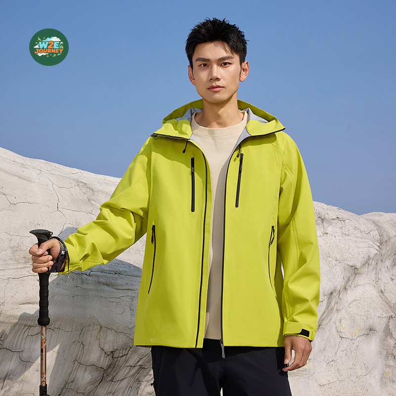 Giacca da Uomo SVETLIN di Luss - Running Gear Rain recensione e prezzo